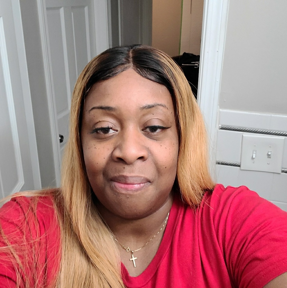Meet your Posher, Angela